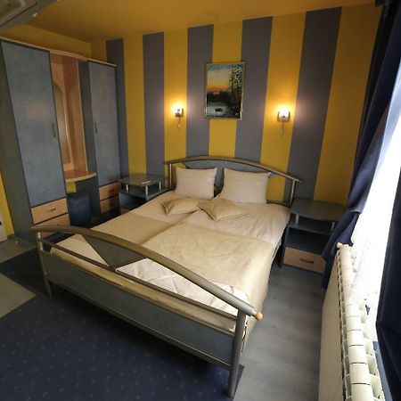 Hotel Zeneva Κραγκούγιεβατς Εξωτερικό φωτογραφία