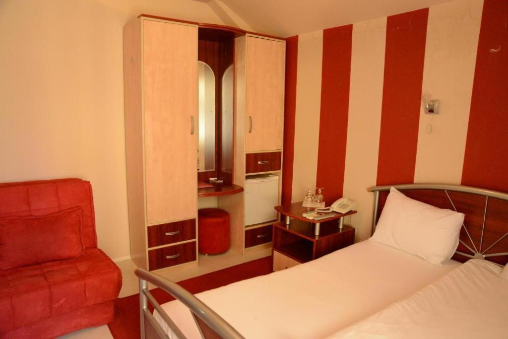 Hotel Zeneva Κραγκούγιεβατς Εξωτερικό φωτογραφία