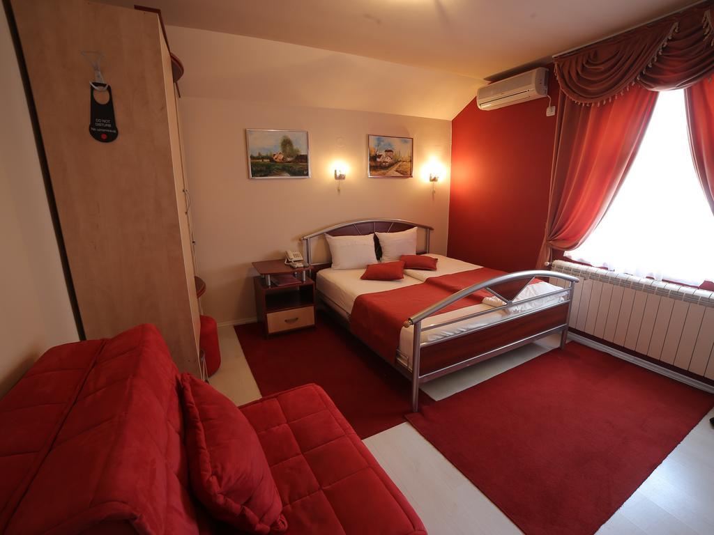 Hotel Zeneva Κραγκούγιεβατς Δωμάτιο φωτογραφία