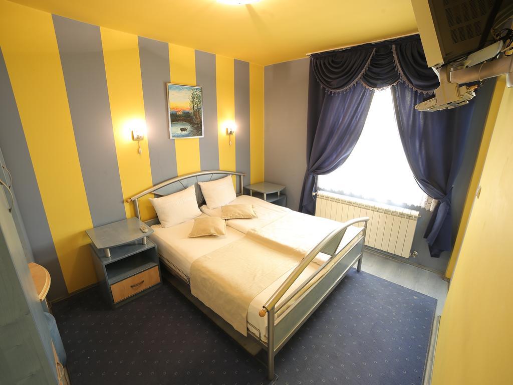 Hotel Zeneva Κραγκούγιεβατς Δωμάτιο φωτογραφία