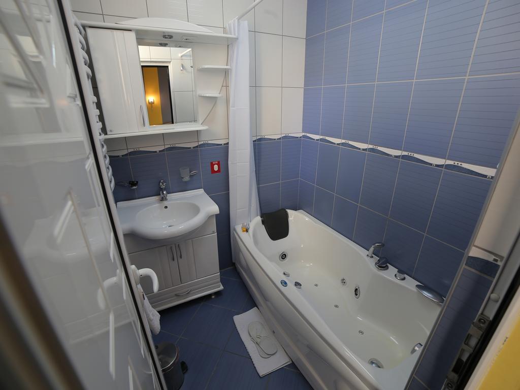 Hotel Zeneva Κραγκούγιεβατς Δωμάτιο φωτογραφία