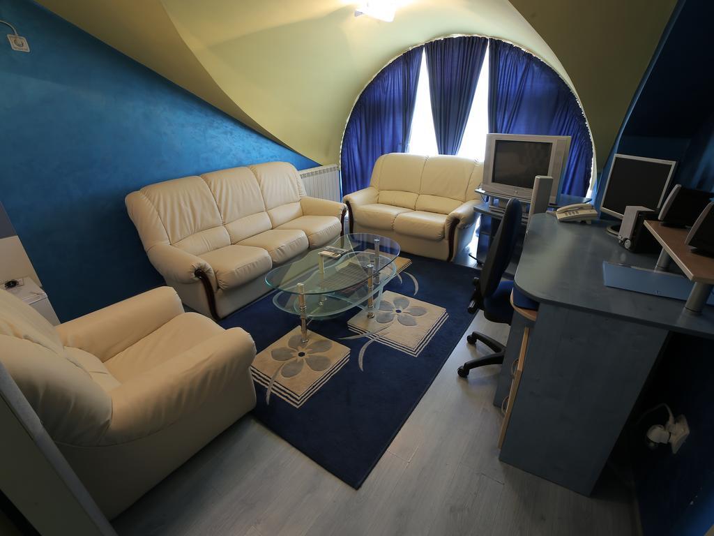 Hotel Zeneva Κραγκούγιεβατς Δωμάτιο φωτογραφία