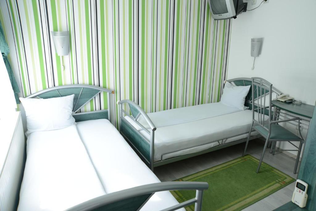 Hotel Zeneva Κραγκούγιεβατς Δωμάτιο φωτογραφία