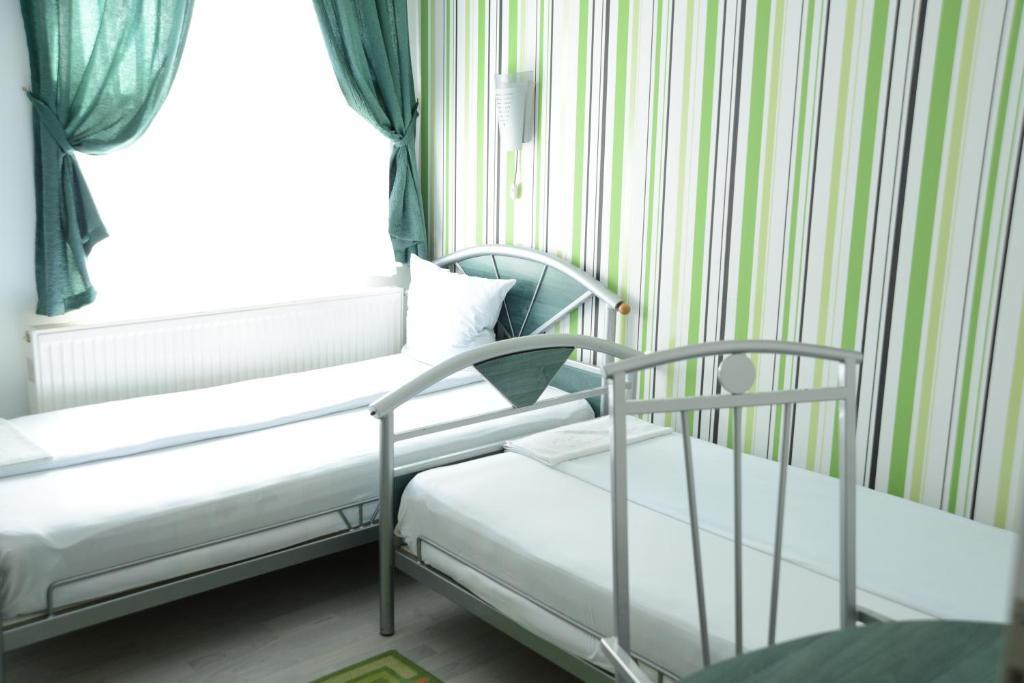 Hotel Zeneva Κραγκούγιεβατς Δωμάτιο φωτογραφία