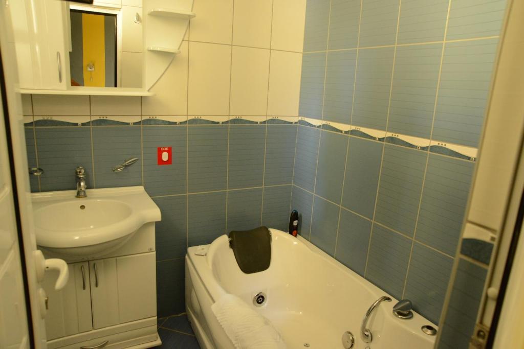 Hotel Zeneva Κραγκούγιεβατς Δωμάτιο φωτογραφία