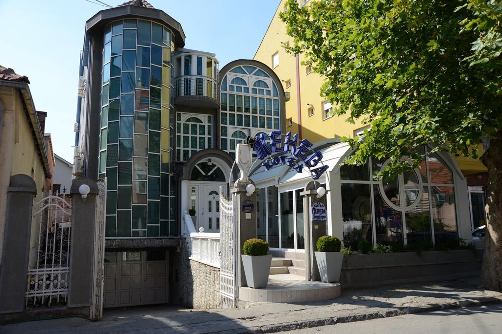 Hotel Zeneva Κραγκούγιεβατς Εξωτερικό φωτογραφία