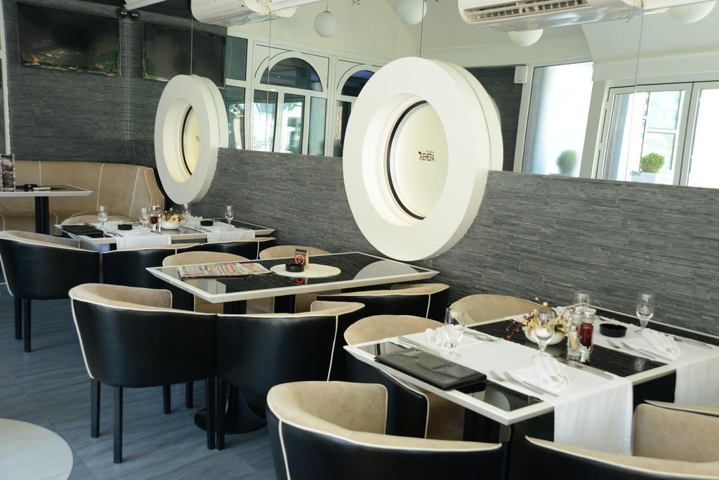 Hotel Zeneva Κραγκούγιεβατς Εξωτερικό φωτογραφία