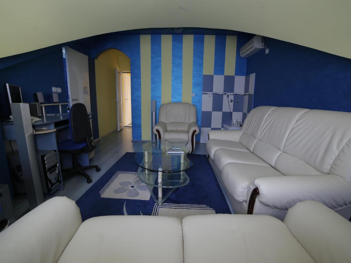 Hotel Zeneva Κραγκούγιεβατς Εξωτερικό φωτογραφία